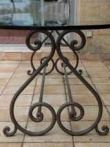 Grande table ovale de jardin avec plateau de verre