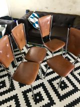 Tables en formica avec 4 chaises 