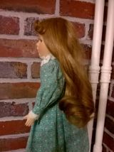 "Sophie" Poupée en porcelaine