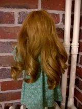 "Sophie" Poupée en porcelaine