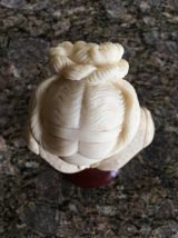 buste femme pierre blanche