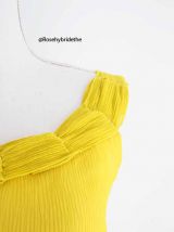 Top 100% Soie jaune col Bardot épaules dénudées