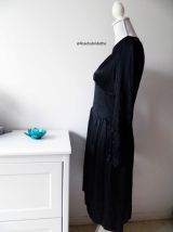 Robe en satin noir empiècement en dentelle vintage 30's
