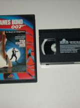 LOT 12 cassettes VHS JAMES BOND 007