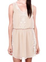 Robe neuve en dentelle de couleur beige style bohème