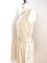 Robe neuve en dentelle de couleur beige style bohème