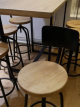 Table haute en bois massif et 6 tabourets de bars