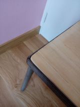 Petite table basse carrée ou bout de canapé, en métal et bois, de style industriel