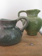 Duo de pichets en céramique dans les tons pastels