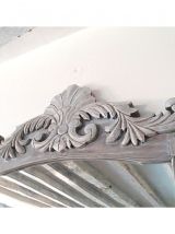 Miroir en bois avec moulures