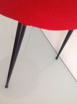 Tabouret rond vintage rouge et pieds compas noirs
