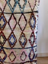 Tapis Azilal berbere tissé main au Maroc