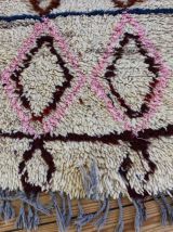 Tapis Azilal berbere tissé main au Maroc