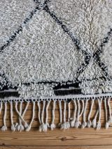 Tapis beni ouarain marmoucha tissé main au Maroc