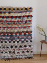 Tapis boucherouite vintage tissé main au Maroc