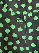 Mireille - Chemisier vintage cintré à pois noir et vert