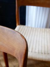 Série de quatre chaises scandinaves, O Moller