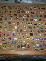 GROS LOT DE + DE 220 PIN'S de collection 