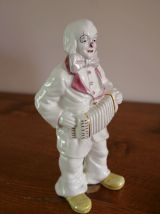 Statuette clown blanc accordéoniste en faïence