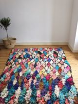 Grand tapis boucherouite berbère tissé main au Maroc