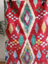 Tapis boucherouite berbère tissé main au Maroc