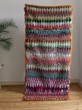 Tapis boucherouite berbère tissé main au Maroc