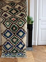 Tapis Azilal berbere tissé main au Maroc