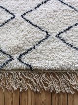 Tapis beni ouarain berbere tissé main au Maroc