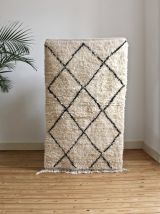 Tapis beni ouarain berbere tissé main au Maroc