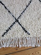 Tapis beni ouarain berbere tissé main au Maroc