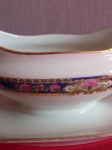 Soupière et saucière en porcelaine