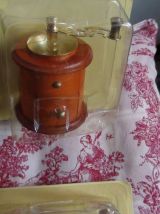 moulins à café ou poivre petit modèle