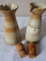 Huilier et vinaigrier en grès