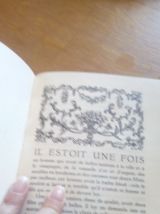 Livre les contes de Perrault 