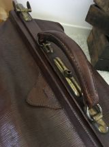 Sac de médecin en cuir vintage