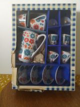 dinette vintage en céramique fleurs naïves