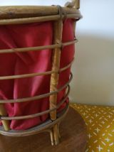 travailleuse en rotin clair et tissus vintage