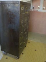 meuble de rangement métallique industriel