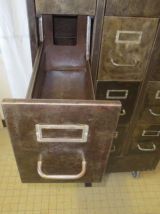 meuble de rangement métallique industriel