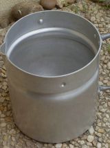 pot a lait ancien en aluminium ,vintage