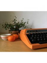 Machine à écrire SILVER REED 100