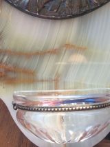 Joli  bénitier mural en onyx avec en médaillon  Sainte Thérè