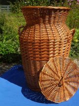 panier  a linge  en osier  type  amphore