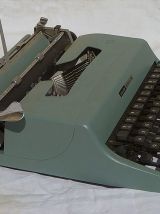 Machine a écrire Olivetti Lettera 32