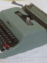 Machine a écrire Olivetti Lettera 32
