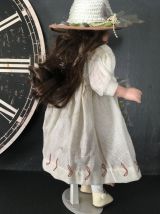 Poupée en porcelaine " Louise "