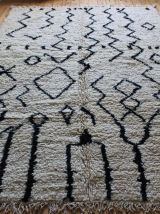 Tapis azilal tissé main au Maroc