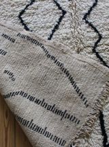 Tapis azilal tissé main au Maroc