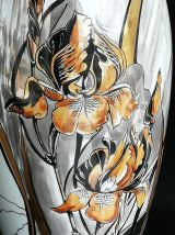 VASE MODERNISTE EN PORCELAINE