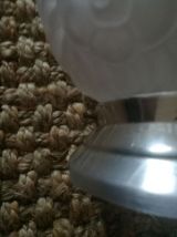 art déco lampe boule en verre moulé - abat jour- décor fleur